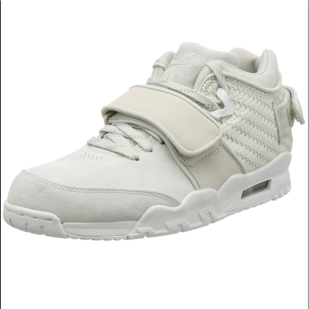 Nike Air Victor Cruz Sneakers